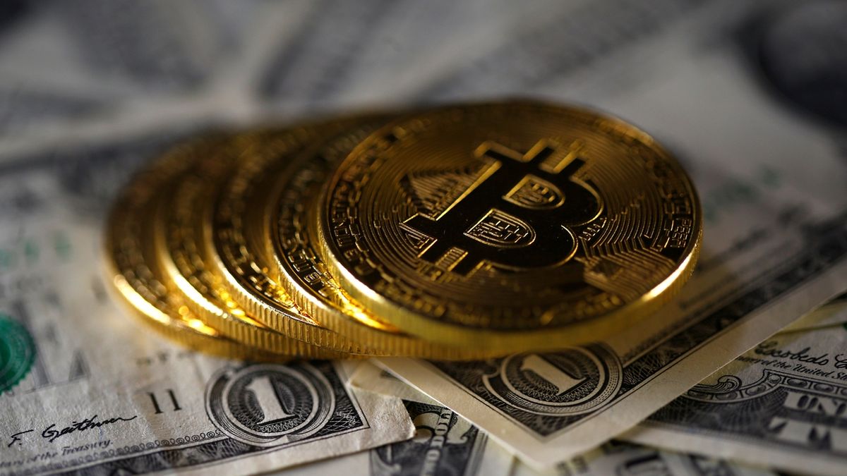 První země přijme bitcoiny jako oficiální měnu. Většina lidí je ale proti